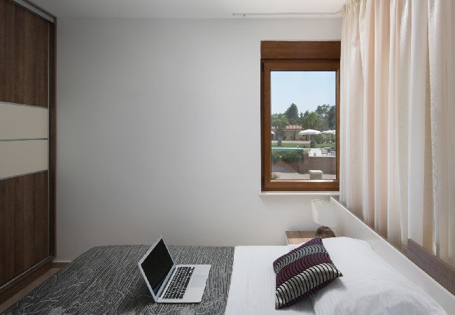 Casa a Vir - Casa di vacanza in Vir con vista mare, terrazzo, Climatizzazione, WIFI (4586-7) Casa a Vir - Casa di vacanza in Vir con vista mare, terrazzo, Climatizzazione, WIFI (4586-7)