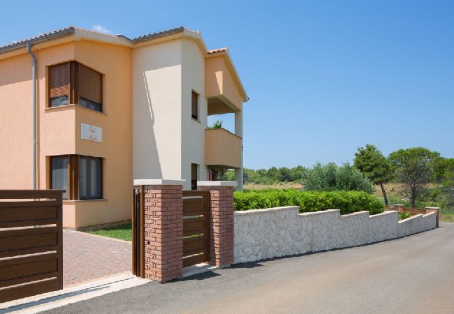 Casa a Vir - Casa di vacanza in Vir con vista mare, terrazzo, Climatizzazione, WIFI (4586-7) Casa a Vir - Casa di vacanza in Vir con vista mare, terrazzo, Climatizzazione, WIFI (4586-7)