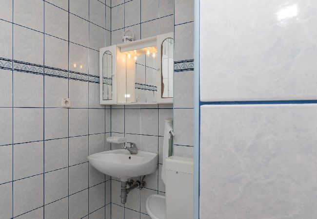 Appartamento a Supetar - Appartamento in San Pietro della Brazza (Supetar) con vista mare, terrazzo, Climatizzazione, WIFI (3553-3) Appartamento a Supetar - Appartamento in San Pietro della Brazza (Supetar) con vista mare, terrazzo, Climatizzazione, WIFI (3553-3)