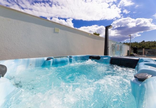 Appartamento a Supetar - Appartamento in San Pietro della Brazza (Supetar) con vista mare, terrazzo, Climatizzazione, WIFI (3553-3) Appartamento a Supetar - Appartamento in San Pietro della Brazza (Supetar) con vista mare, terrazzo, Climatizzazione, WIFI (3553-3)