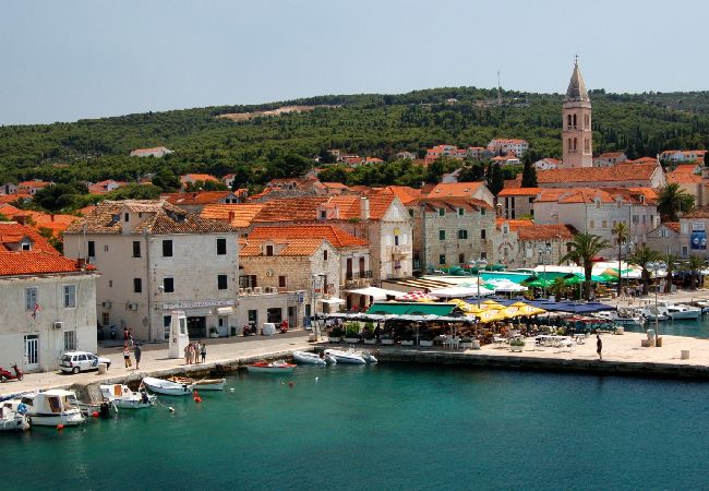 Appartamento a Supetar - Appartamento in San Pietro della Brazza (Supetar) con vista mare, terrazzo, Climatizzazione, WIFI (3553-3) Appartamento a Supetar - Appartamento in San Pietro della Brazza (Supetar) con vista mare, terrazzo, Climatizzazione, WIFI (3553-3)