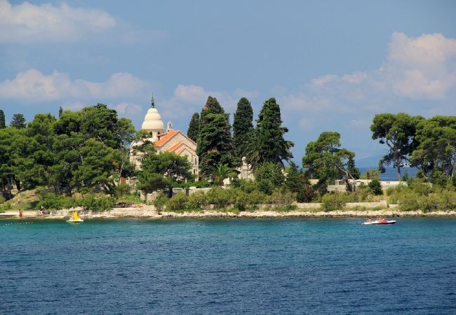 Appartamento a Supetar - Appartamento in San Pietro della Brazza (Supetar) con vista mare, terrazzo, Climatizzazione, WIFI (3553-3) Appartamento a Supetar - Appartamento in San Pietro della Brazza (Supetar) con vista mare, terrazzo, Climatizzazione, WIFI (3553-3)