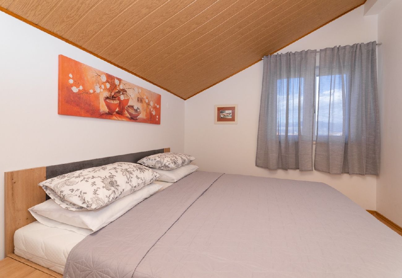 Appartamento a Supetar - Appartamento in San Pietro della Brazza (Supetar) con vista mare, terrazzo, Climatizzazione, WIFI (3553-3)