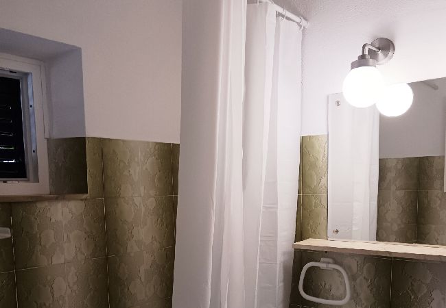 Appartamento a Povlja - Appartamento in Povlja con terrazzo, Climatizzazione, WIFI (4991-1) Appartamento a Povlja - Appartamento in Povlja con terrazzo, Climatizzazione, WIFI (4991-1)