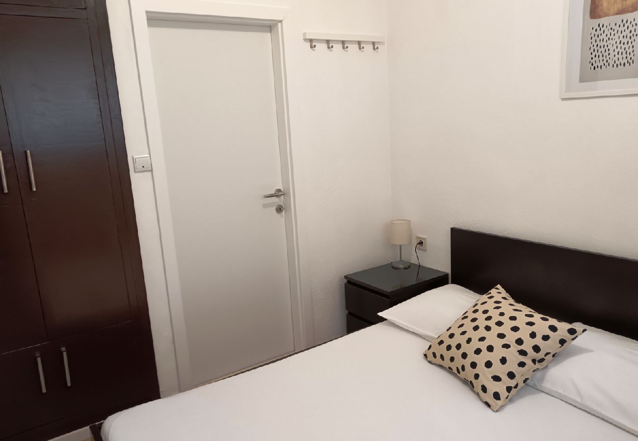 Appartamento a Povlja - Appartamento in Povlja con terrazzo, Climatizzazione, WIFI (4991-1)