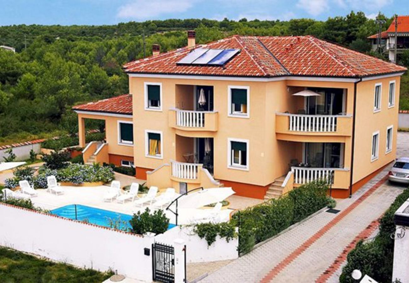 Appartamento a Zadar - Appartamento in Zara (Zadar) con balcone, Climatizzazione, WIFI (858-3)