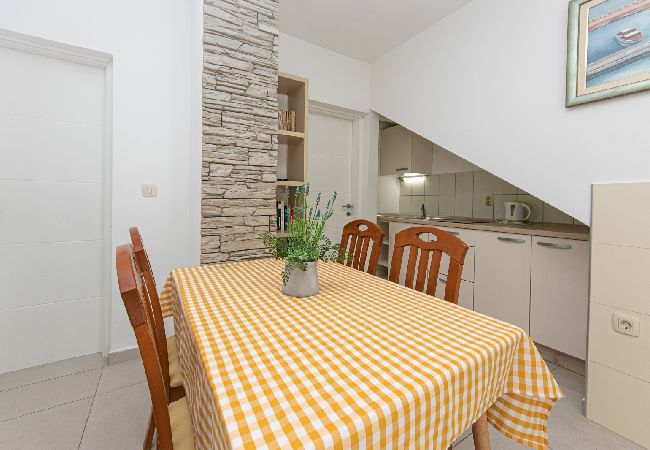 Appartamento a Drašnice - Appartamento in Drašnice con vista mare, terrazzo, Climatizzazione, WIFI (4992-2) Appartamento a Drašnice - Appartamento in Drašnice con vista mare, terrazzo, Climatizzazione, WIFI (4992-2)