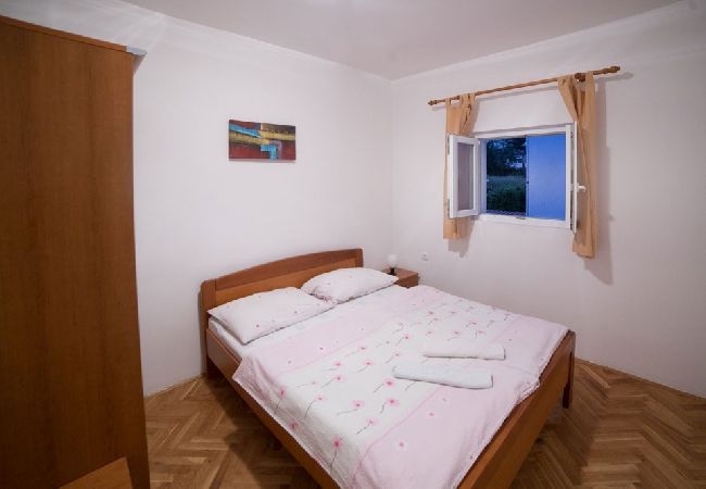Appartamento a Lopar - Appartamento in Loparo (Lopar) con balcone, Climatizzazione, WIFI (4739-2) Appartamento a Lopar - Appartamento in Loparo (Lopar) con balcone, Climatizzazione, WIFI (4739-2)