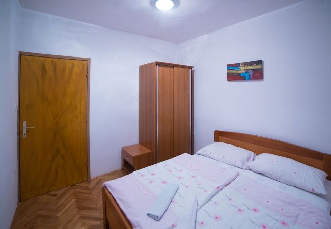 Appartamento a Lopar - Appartamento in Loparo (Lopar) con balcone, Climatizzazione, WIFI (4739-2) Appartamento a Lopar - Appartamento in Loparo (Lopar) con balcone, Climatizzazione, WIFI (4739-2)