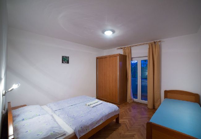 Appartamento a Lopar - Appartamento in Loparo (Lopar) con balcone, Climatizzazione, WIFI (4739-2) Appartamento a Lopar - Appartamento in Loparo (Lopar) con balcone, Climatizzazione, WIFI (4739-2)