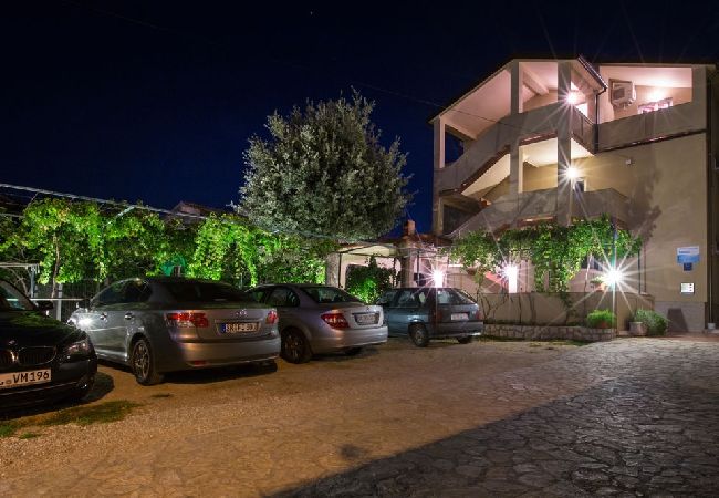 Appartamento a Lopar - Appartamento in Loparo (Lopar) con balcone, Climatizzazione, WIFI (4739-2) Appartamento a Lopar - Appartamento in Loparo (Lopar) con balcone, Climatizzazione, WIFI (4739-2)