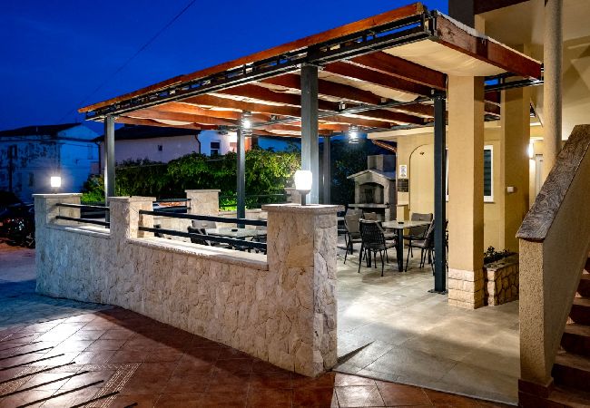 Appartamento a Lopar - Appartamento in Loparo (Lopar) con balcone, Climatizzazione, WIFI (4739-2) Appartamento a Lopar - Appartamento in Loparo (Lopar) con balcone, Climatizzazione, WIFI (4739-2)