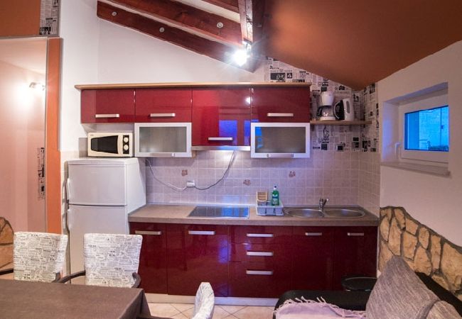 Appartamento a Lopar - Appartamento in Loparo (Lopar) con balcone, Climatizzazione, WIFI (4739-3) Appartamento a Lopar - Appartamento in Loparo (Lopar) con balcone, Climatizzazione, WIFI (4739-3)