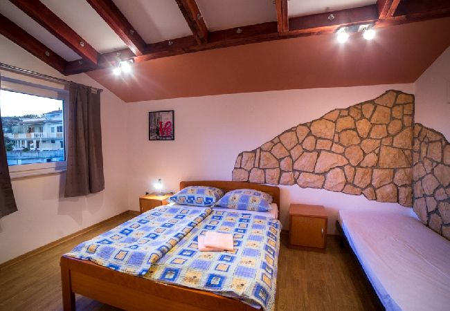 Appartamento a Lopar - Appartamento in Loparo (Lopar) con balcone, Climatizzazione, WIFI (4739-3) Appartamento a Lopar - Appartamento in Loparo (Lopar) con balcone, Climatizzazione, WIFI (4739-3)