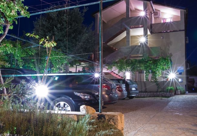 Appartamento a Lopar - Appartamento in Loparo (Lopar) con balcone, Climatizzazione, WIFI (4739-3) Appartamento a Lopar - Appartamento in Loparo (Lopar) con balcone, Climatizzazione, WIFI (4739-3)