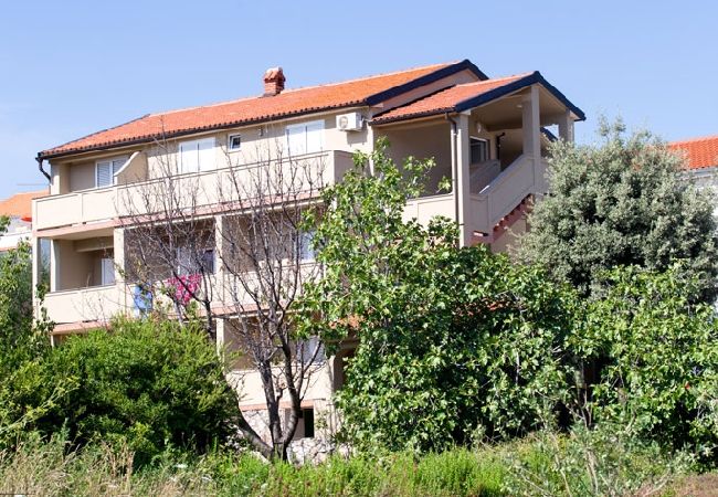 Appartamento a Lopar - Appartamento in Loparo (Lopar) con balcone, Climatizzazione, WIFI (4739-3) Appartamento a Lopar - Appartamento in Loparo (Lopar) con balcone, Climatizzazione, WIFI (4739-3)