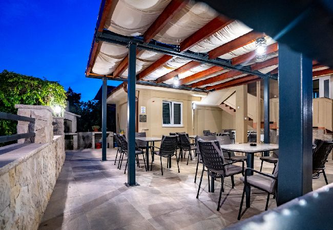 Appartamento a Lopar - Appartamento in Loparo (Lopar) con balcone, Climatizzazione, WIFI (4739-3) Appartamento a Lopar - Appartamento in Loparo (Lopar) con balcone, Climatizzazione, WIFI (4739-3)