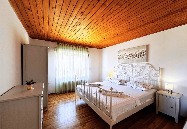 Appartamento a Murter - Appartamento in Morter (Murter) con vista mare, terrazzo, Climatizzazione, WIFI (5026-2) Appartamento a Murter - Appartamento in Morter (Murter) con vista mare, terrazzo, Climatizzazione, WIFI (5026-2)