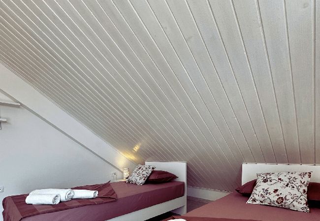 Appartamento a Murter - Appartamento in Morter (Murter) con vista mare, terrazzo, Climatizzazione, WIFI (5026-3) Appartamento a Murter - Appartamento in Morter (Murter) con vista mare, terrazzo, Climatizzazione, WIFI (5026-3)