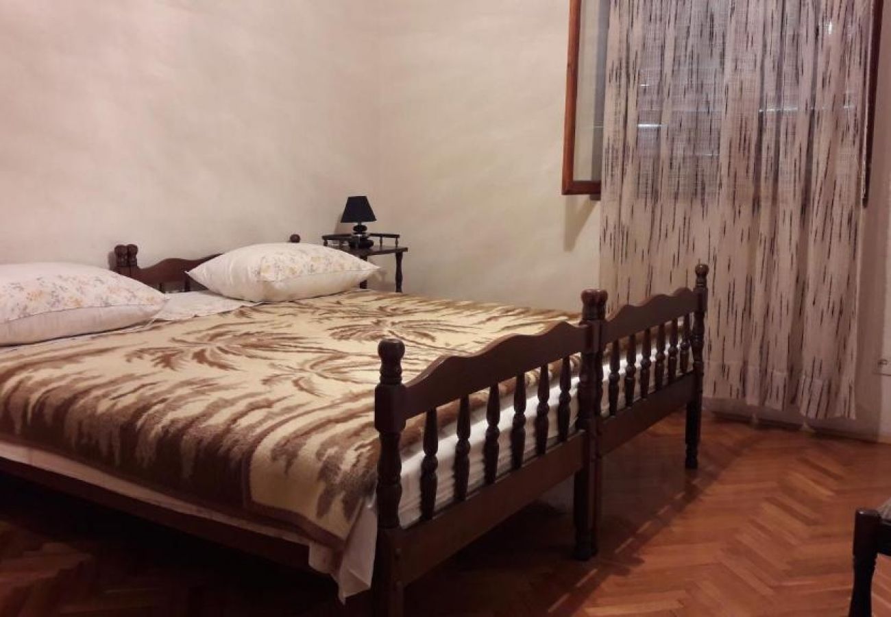 Appartamento a Stari Grad - Appartamento in Cittavecchia (Starigrad) con terrazzo, Climatizzazione, WIFI, Lavatrice (5028-1)