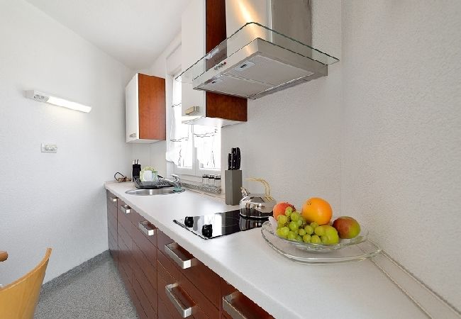Casa a Medulin - Casa di vacanza in Medolino (Medulin) con vista mare, terrazzo, Climatizzazione, WIFI (3486-4) Casa a Medulin - Casa di vacanza in Medolino (Medulin) con vista mare, terrazzo, Climatizzazione, WIFI (3486-4)