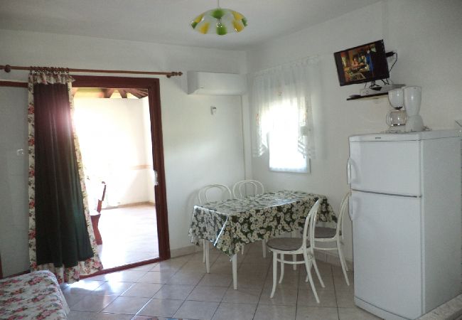 Appartamento a Lopar - Appartamento in Loparo (Lopar) con vista mare, loggia, Climatizzazione, WIFI (4229-6) Appartamento a Lopar - Appartamento in Loparo (Lopar) con vista mare, loggia, Climatizzazione, WIFI (4229-6)