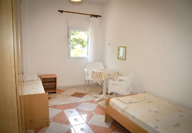 Appartamento a Lopar - Appartamento in Loparo (Lopar) con vista mare, loggia, Climatizzazione, WIFI (4229-6) Appartamento a Lopar - Appartamento in Loparo (Lopar) con vista mare, loggia, Climatizzazione, WIFI (4229-6)