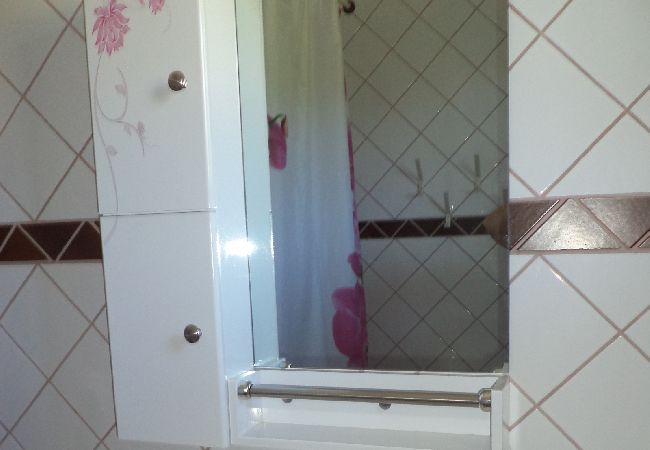 Appartamento a Lopar - Appartamento in Loparo (Lopar) con vista mare, loggia, Climatizzazione, WIFI (4229-6) Appartamento a Lopar - Appartamento in Loparo (Lopar) con vista mare, loggia, Climatizzazione, WIFI (4229-6)