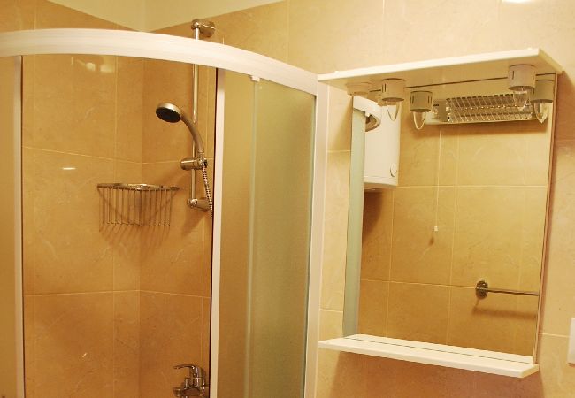 Casa a Pisak - Casa di vacanza in Pisak con vista mare, terrazzo, Climatizzazione, WIFI (5023-4) Casa a Pisak - Casa di vacanza in Pisak con vista mare, terrazzo, Climatizzazione, WIFI (5023-4)
