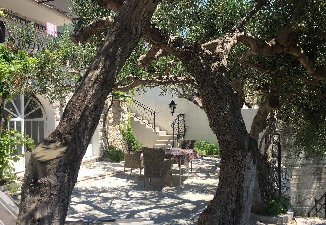 Casa a Pisak - Casa di vacanza in Pisak con vista mare, terrazzo, Climatizzazione, WIFI (5023-4) Casa a Pisak - Casa di vacanza in Pisak con vista mare, terrazzo, Climatizzazione, WIFI (5023-4)