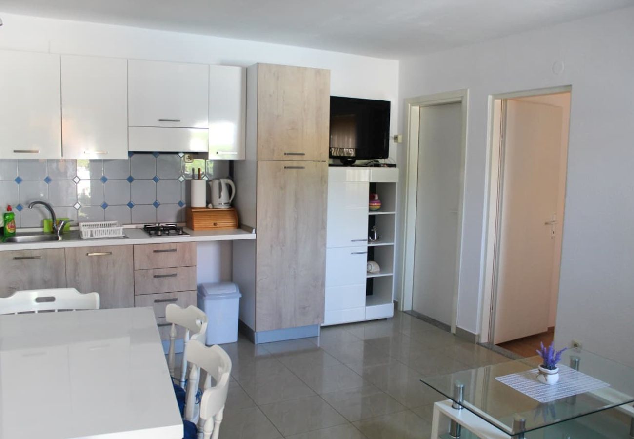 Appartamento a Tribunj - Appartamento in Trebocconi (Tribunj) con terrazzo, Climatizzazione, WIFI (5034-1)