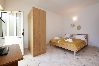 Studio a Seget Vranjica - Appartamento Studio in Seget Vranjica con terrazzo, Climatizzazione, WIFI, Lavatrice (5052-1) Studio a Seget Vranjica - Appartamento Studio in Seget Vranjica con terrazzo, Climatizzazione, WIFI, Lavatrice (5052-1)