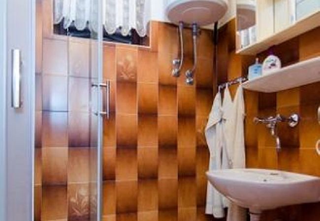 Appartamento a Trogir - Appartamento in Traù (Trogir) con vista mare, balcone, Climatizzazione, WIFI (5055-1) Appartamento a Trogir - Appartamento in Traù (Trogir) con vista mare, balcone, Climatizzazione, WIFI (5055-1)