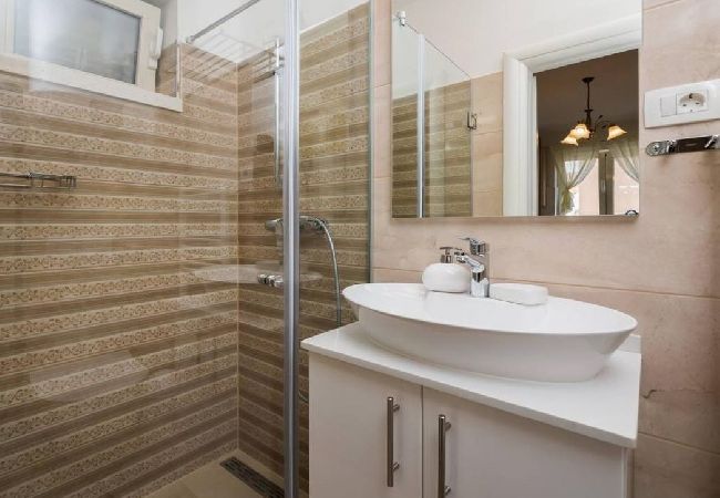 Studio a Trogir - Appartamento Studio in Traù (Trogir) con terrazzo, Climatizzazione, WIFI, Lavatrice (5058-2) Studio a Trogir - Appartamento Studio in Traù (Trogir) con terrazzo, Climatizzazione, WIFI, Lavatrice (5058-2)