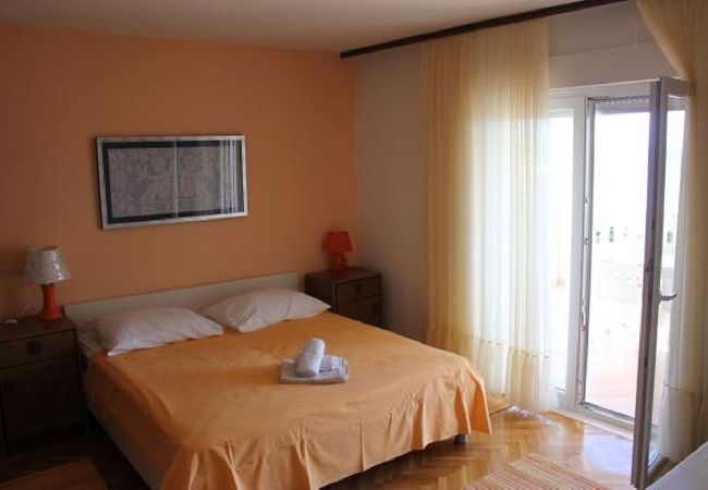 Appartamento a Duce - Appartamento in Duće con vista mare, terrazzo, Climatizzazione, WIFI (5061-3) Appartamento a Duce - Appartamento in Duće con vista mare, terrazzo, Climatizzazione, WIFI (5061-3)