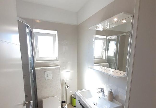 Appartamento a Duce - Appartamento in Duće con vista mare, terrazzo, Climatizzazione, WIFI (5061-3) Appartamento a Duce - Appartamento in Duće con vista mare, terrazzo, Climatizzazione, WIFI (5061-3)