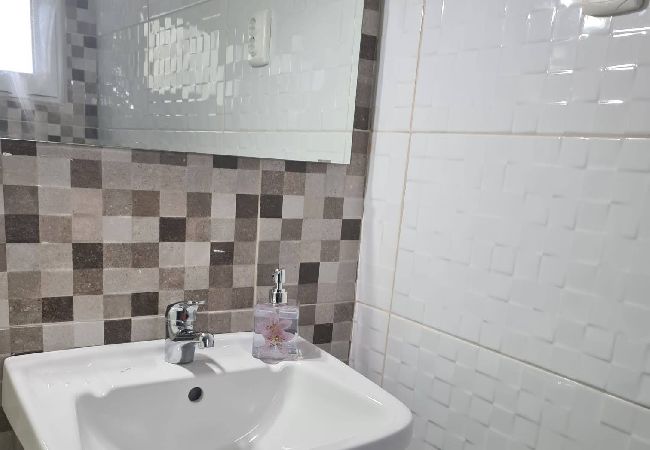 Appartamento a Privlaka - Appartamento in Brevilacqua (Privlaka) con vista mare, terrazzo, Climatizzazione, WIFI (3591-3) Appartamento a Privlaka - Appartamento in Brevilacqua (Privlaka) con vista mare, terrazzo, Climatizzazione, WIFI (3591-3)