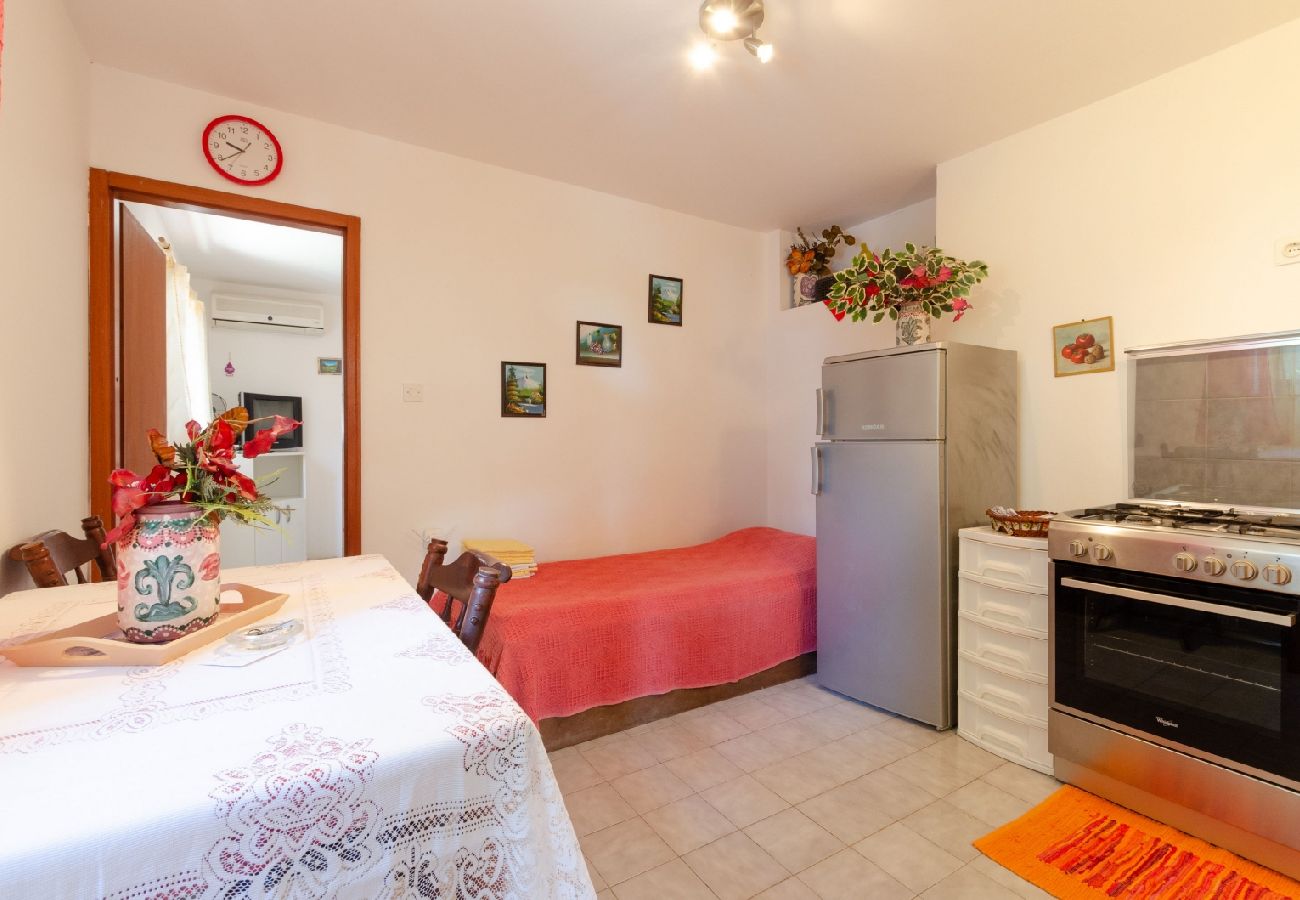 Appartamento a Karbuni - Appartamento in Karbuni con vista mare, terrazzo, Climatizzazione, WIFI (5078-1)