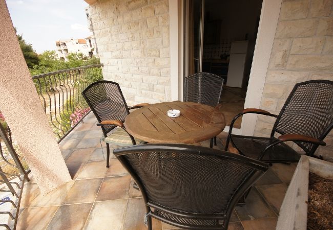 Appartamento a Vodice - Ferienwohnung in Vodice mit Meerblick, Terrasse, Klimaanlage, W-LAN (144-2) Appartamento a Vodice - Ferienwohnung in Vodice mit Meerblick, Terrasse, Klimaanlage, W-LAN (144-2)