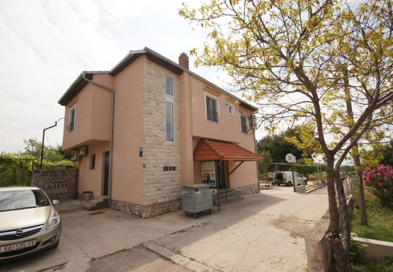 Appartamento a Vodice - Ferienwohnung in Vodice mit Meerblick, Terrasse, Klimaanlage, W-LAN (144-2)