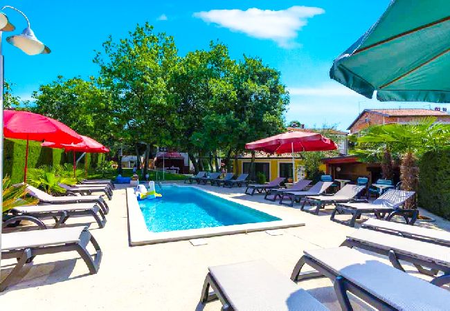 Casa a Porec - Casa di vacanza in Parenzo (Porec) con terrazzo, Climatizzazione, WIFI, Lavatrice (4928-11) Casa a Porec - Casa di vacanza in Parenzo (Porec) con terrazzo, Climatizzazione, WIFI, Lavatrice (4928-11)