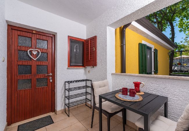 Casa a Porec - Casa di vacanza in Parenzo (Porec) con terrazzo, Climatizzazione, WIFI, Lavatrice (4928-11) Casa a Porec - Casa di vacanza in Parenzo (Porec) con terrazzo, Climatizzazione, WIFI, Lavatrice (4928-11)