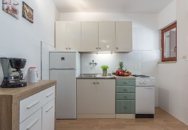 Casa a Porec - Casa di vacanza in Parenzo (Porec) con terrazzo, Climatizzazione, WIFI, Lavatrice (4928-11) Casa a Porec - Casa di vacanza in Parenzo (Porec) con terrazzo, Climatizzazione, WIFI, Lavatrice (4928-11)