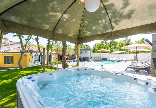 Casa a Porec - Casa di vacanza in Parenzo (Porec) con terrazzo, Climatizzazione, WIFI, Lavatrice (4928-11) Casa a Porec - Casa di vacanza in Parenzo (Porec) con terrazzo, Climatizzazione, WIFI, Lavatrice (4928-11)
