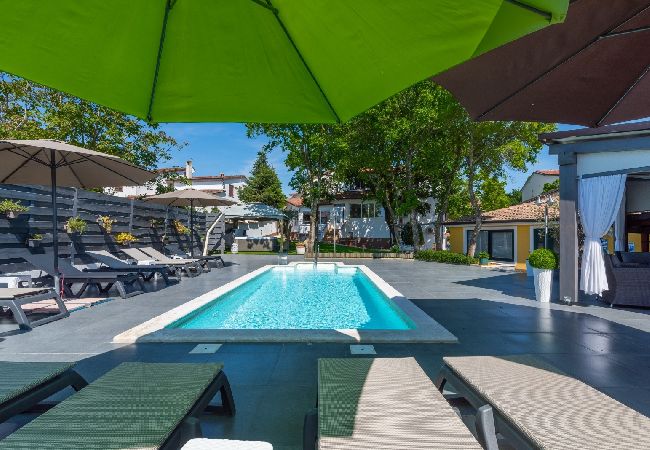 Casa a Porec - Casa di vacanza in Parenzo (Porec) con terrazzo, Climatizzazione, WIFI, Lavatrice (4928-11) Casa a Porec - Casa di vacanza in Parenzo (Porec) con terrazzo, Climatizzazione, WIFI, Lavatrice (4928-11)