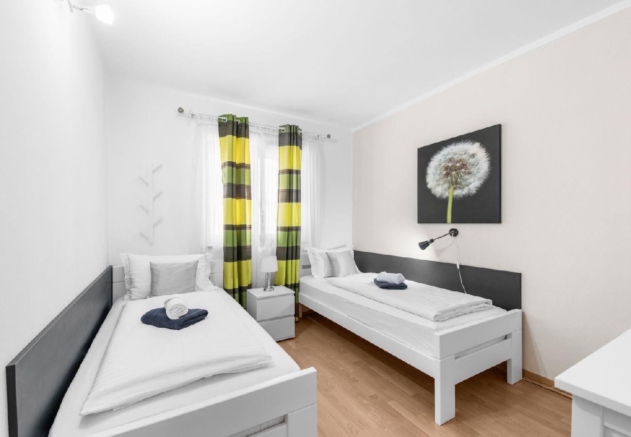 Casa a Porec - Casa di vacanza in Parenzo (Porec) con terrazzo, Climatizzazione, WIFI, Lavatrice (4928-11)