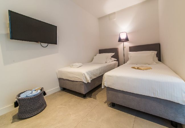 Appartamento a Brela - Appartamento in Brella (Brela) con vista mare, terrazzo, Climatizzazione, WIFI (201-10) Appartamento a Brela - Appartamento in Brella (Brela) con vista mare, terrazzo, Climatizzazione, WIFI (201-10)