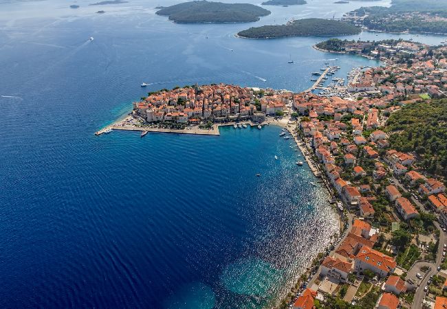 Casa a Karbuni - Casa di vacanza in Karbuni con vista mare, balcone, Climatizzazione, WIFI (5095-1) Casa a Karbuni - Casa di vacanza in Karbuni con vista mare, balcone, Climatizzazione, WIFI (5095-1)
