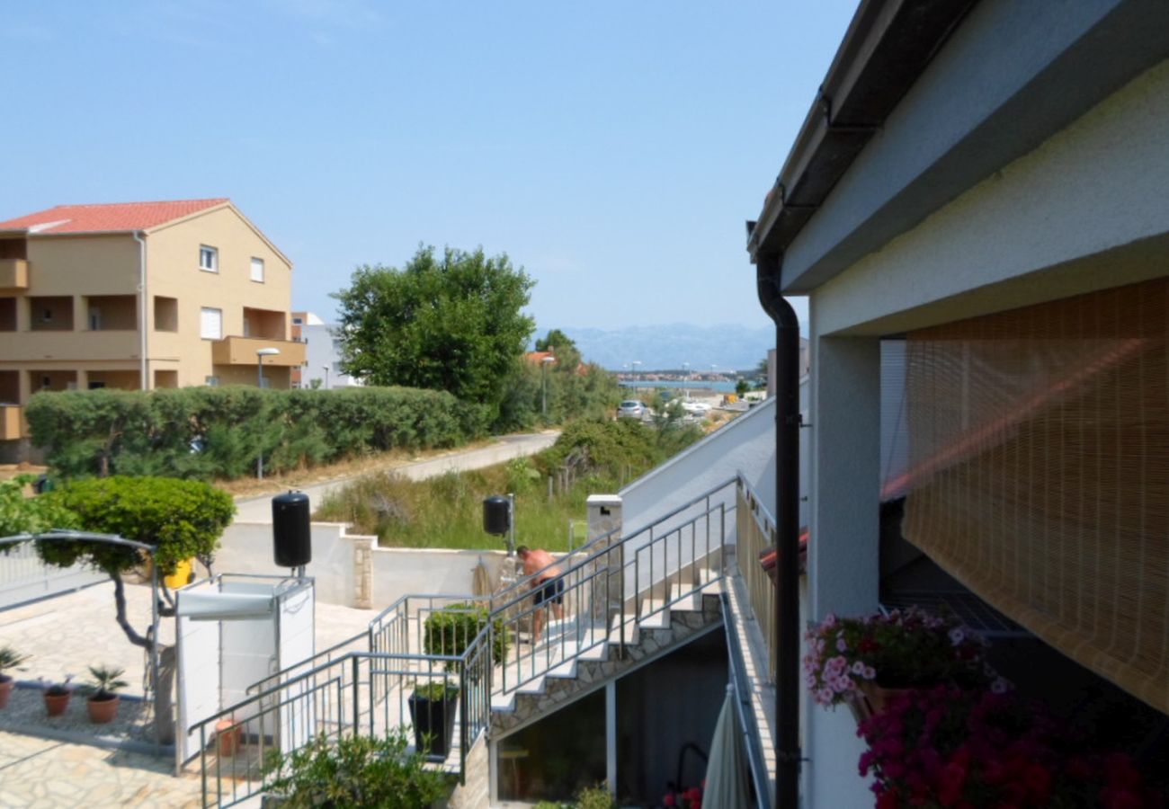 Studio a Nin - Appartamento Studio in Nona (Nin) con terrazzo, Climatizzazione, WIFI (233-1)