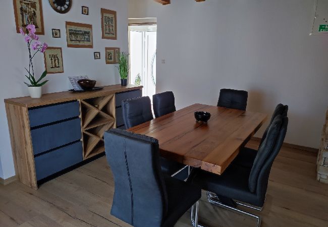 Appartamento a Lopar - Appartamento in Loparo (Lopar) con vista mare, terrazzo, Climatizzazione, WIFI (593-3) Appartamento a Lopar - Appartamento in Loparo (Lopar) con vista mare, terrazzo, Climatizzazione, WIFI (593-3)